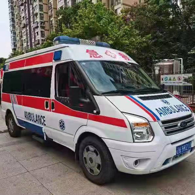 军垦路街道长途救护车护送病人返乡